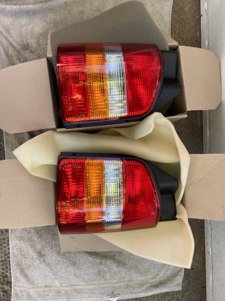 Vw Transporter T5 Multivan Caravelle gyari új hatso lampa pár