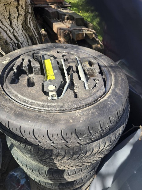 Vw-audi-seat-skoda 1KO 16-os mankó kerék