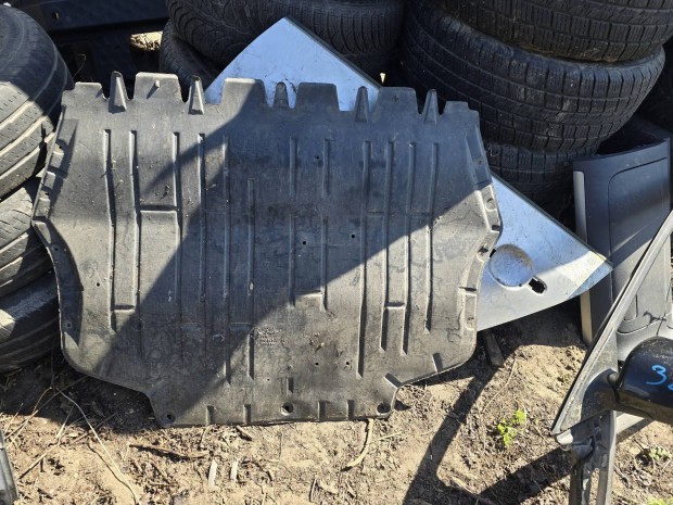 Vw-audi-seat-skoda 1KO motor alsó burkolat