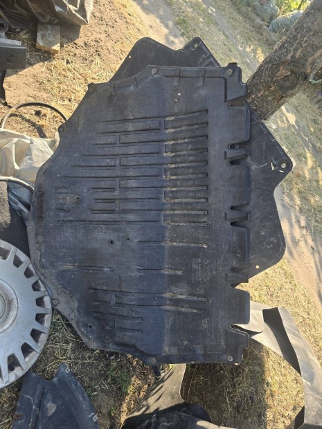Vw-audi-seat-skoda 6Qo. motor alsó burkolat