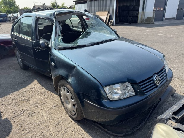 Vw bora bontott alkatrészek