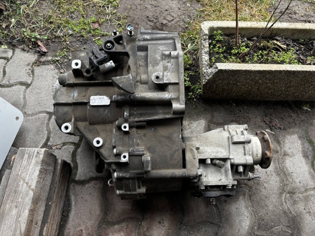 Vw caddy 4motion sebess�gv�lt�