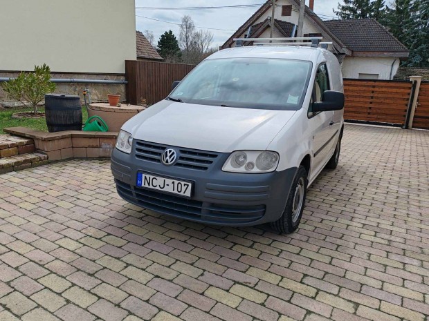 Vw caddy elad