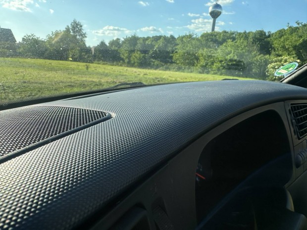 Vw golf 4 cabrio pöttyős müszerfal