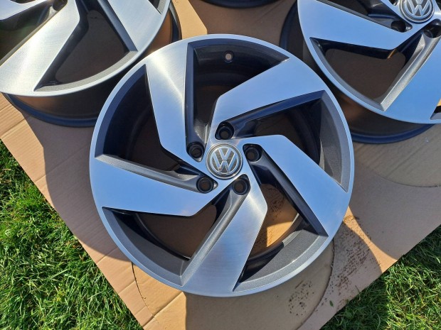 Vw golf 8 bicolor alufelni 17" 5x112 touran jetta caddy passat