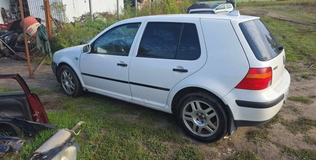 Vw golf IV 1.6 minden alkatrsze 