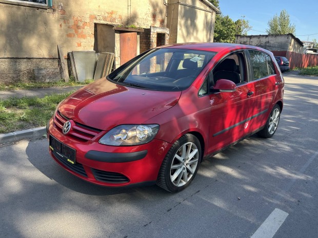 Vw golf plus alkatrszek ajt lkhrt motorhztet stb..