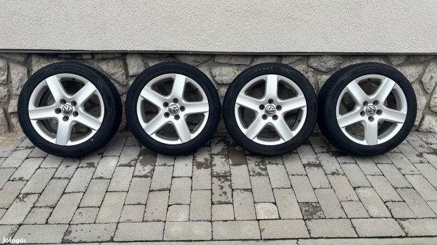 Vw gyári 7Jx17 alufelni,új nyári gumikkal(Dot:2024)
