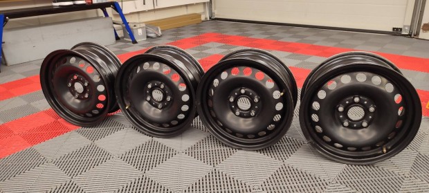 Vw gyári lemezfelni R15 5x112