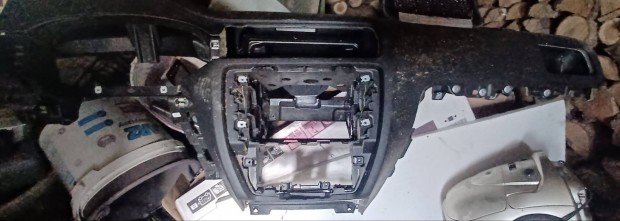 Vw jetta 6 mszerfal kinylt lgzsknylssal