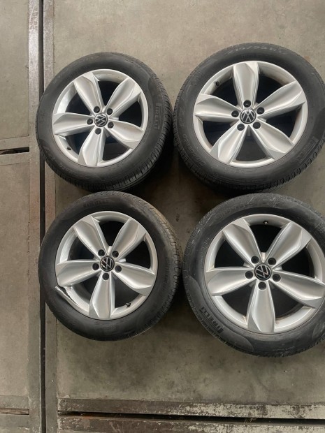 Vw passat 17 felni szett pirelli nyári gumi