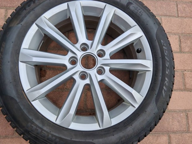Vw passat gyri 17col Helsinki alufelni 215/55r17 Pirelli tli 
