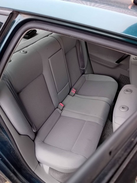 Vw polo 9n hátsó ülés újszerű
