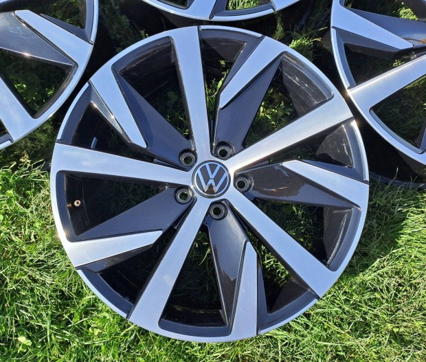 Vw t roc alufelni 19" 5x112 passat b8 tiguan arteon golf touran