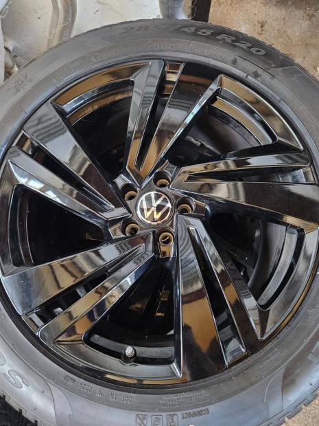 Vw touareg 20" téli felni gumival 285/40r20 pirelli