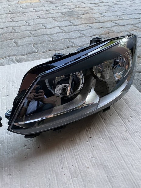 Vw touran uj bal elso fenyszoro 2010-2015