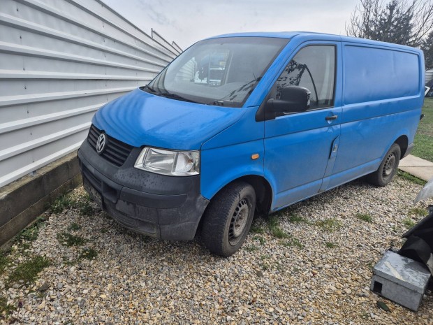 Vw transporter t5 1.9 és 2.5 bontott alkatrészek