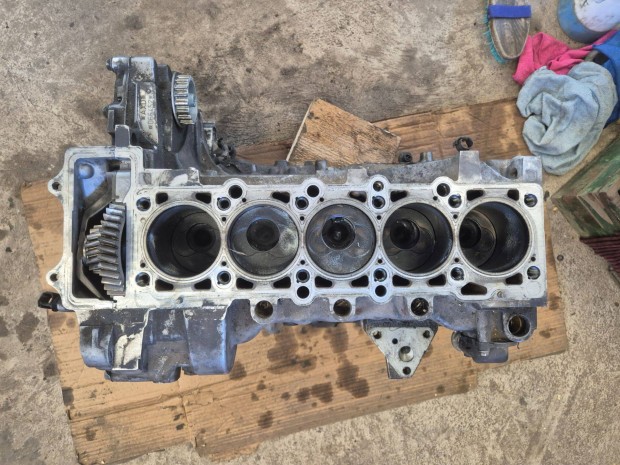 Vw transporter t5 2.5 axd motor fűzött blokk