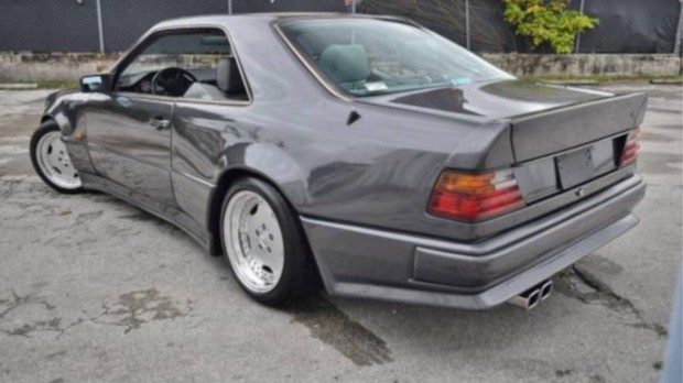 W124 AMG Style Hátsó Lökhárító