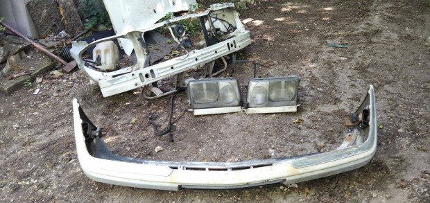 W124 motorháztető, zárhíd, lámpa, lökháritó eladó alkatrésznek