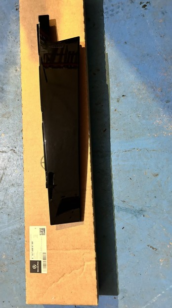 W167 bal h�ts� ajt� burkolat a1676904700 elad�