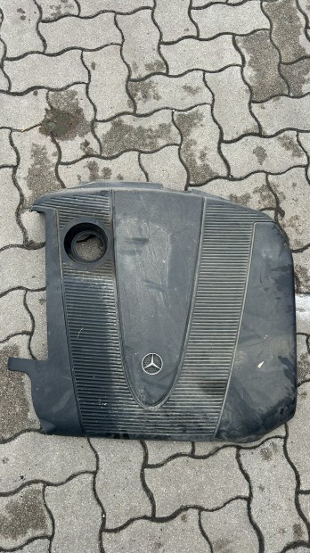 W203 motorburkolat A6460102267 elad