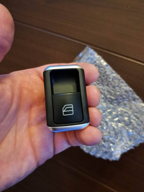 W204 W212 W207 X204 W218 ablakemel� kapcsol� jobb any�d oldali