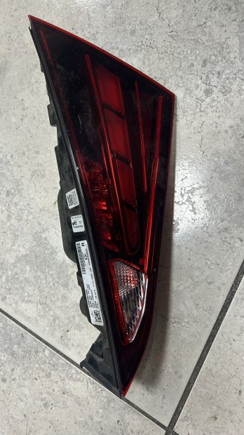 W206 jobb hts lmpa bels A2069064000 elad