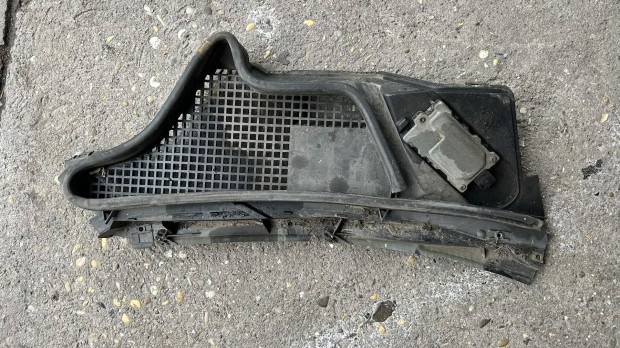 W210 JOBB SZELLZ TAKAR A2108301513 elad