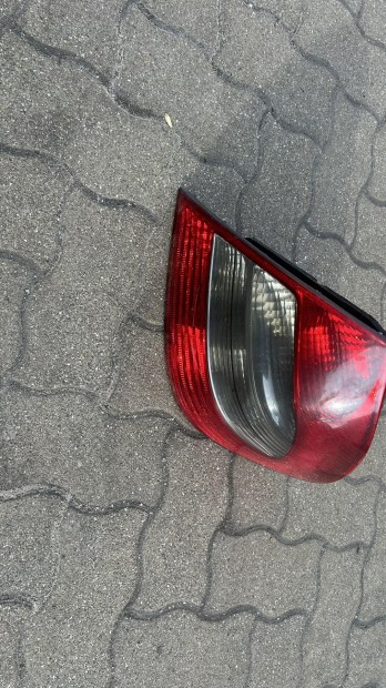 W211 jobb h�ts� l�mpa A2118202464 elad�