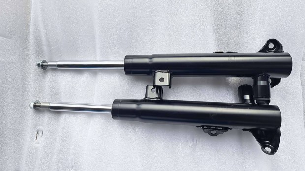 W212 W218 els� l�grug�s leng�scsillap�t� l�grug� bal jobb �j