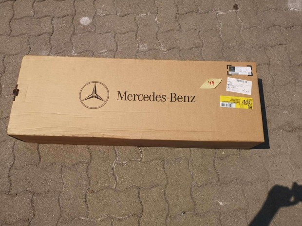 W213 hűtőmaszk krómkeret új eladó