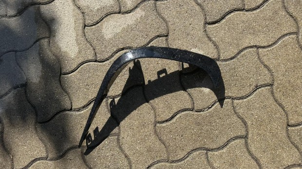 W254 ELS LKHRT BAL OLDALS SPOILER elad