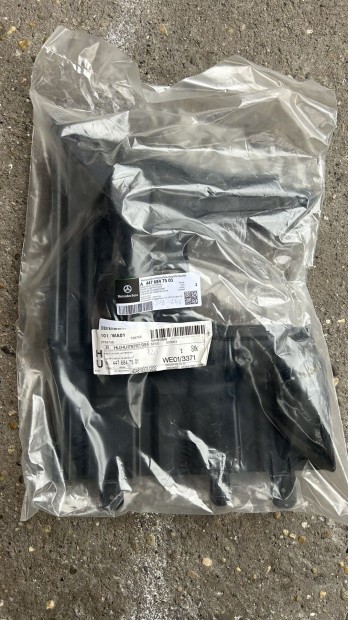 W447 burkolat A4476847501 elad