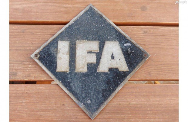 W50 IFA teheraut original emblma