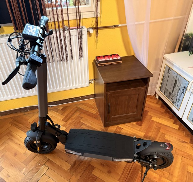 W9 elektromos roller eladó