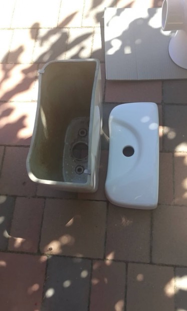 WC tart�ly elad�