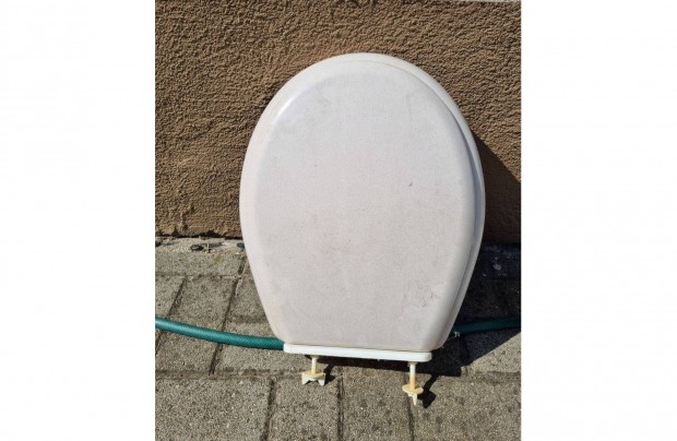 WC ülőke eladó műanyag zsanérral!
