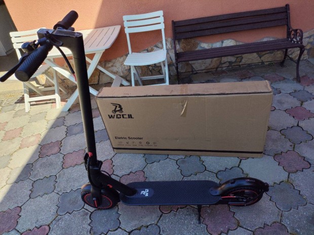 WQ-W4 Pro elektromos roller ,36V 10Ah Akku,350W motor, 25KM/óra seb. 1