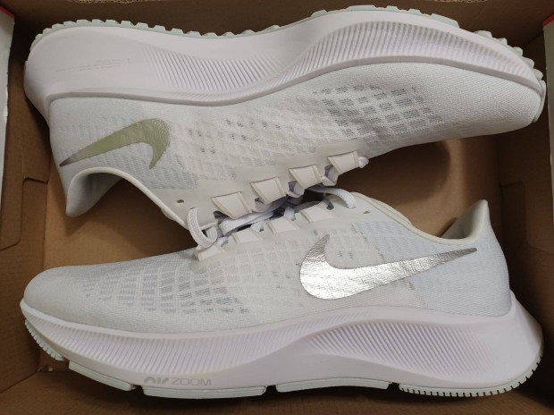 W Nike Air Zoom Pegasus 37 44-es méret