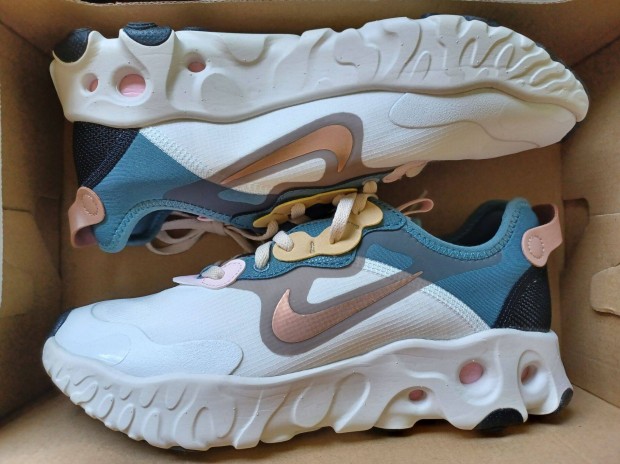 W Nike React Art3mis RTL 40-es mret