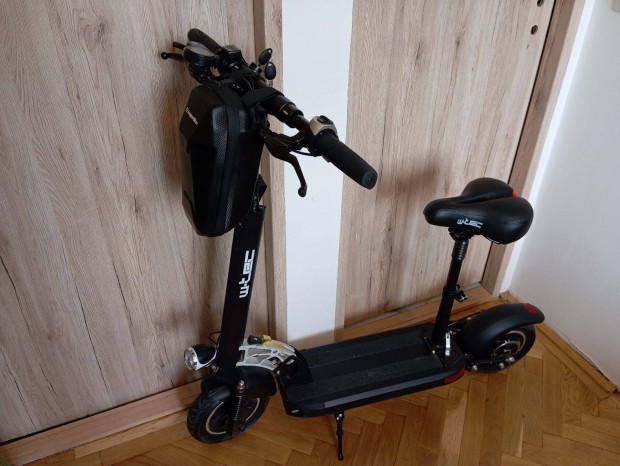 W-TEC Tenmark III elektromos roller üléssel, táskával eladó