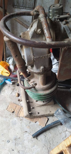 Wacker BS100 100 Dnglbka elad
