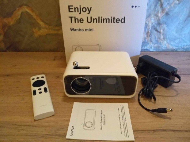 Wanbo Mini Pro HD (720p natív, de 1080p-t támogat). Android 9.0!