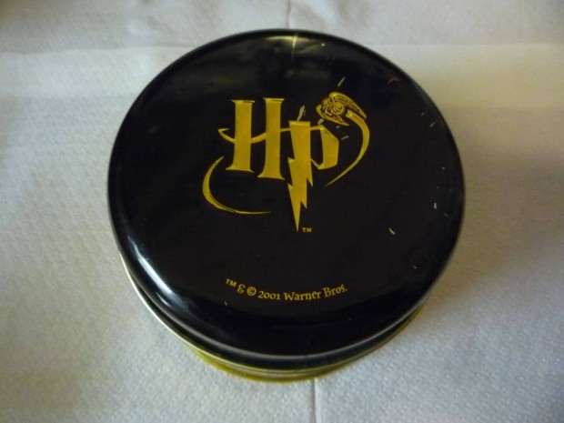 Warner Bros" Harry Potter krtyajtk kerek fm dobozban 2001