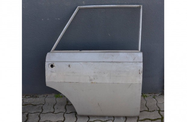Wartburg 353 limousine új jobb hátsó ajtó fém kilincses kivitelhez