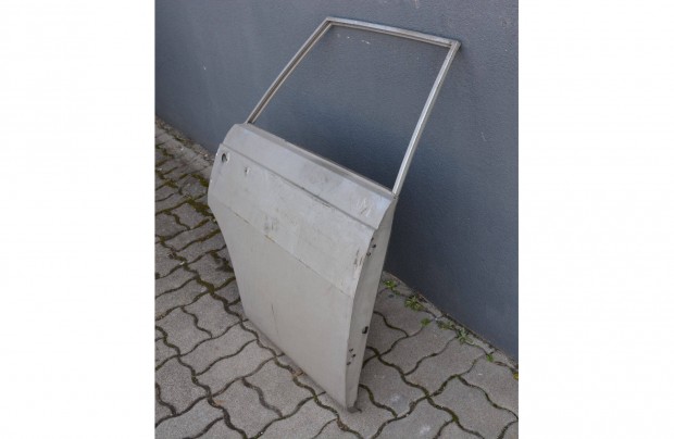 Wartburg 353 limousine �j jobb h�ts� ajt� f�m kilincses kivitelhez