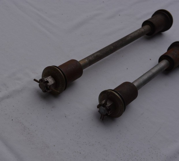 Wartburg 353 trapéz silent első lengőkar szilent + tengely alsó felső