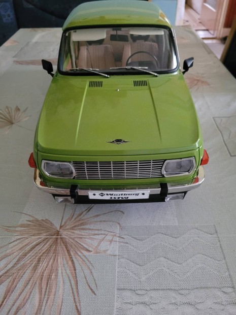 Wartburg 353w makettaut