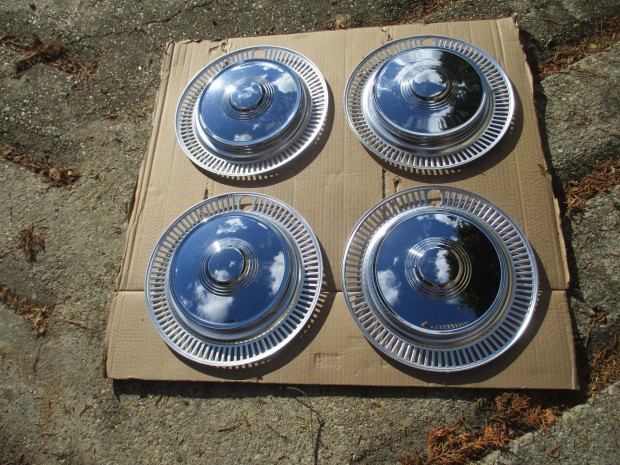 Wartburg krómos dísztárcsa szett